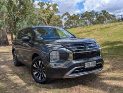 2025 Mitsubishi Outlander LS