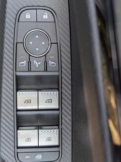 2025 Mitsubishi Outlander LS