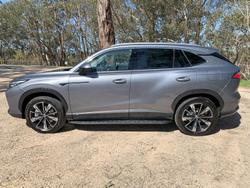 2025 MG HS Super Hybrid Essence