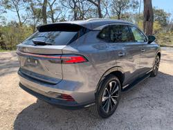 2025 MG HS Super Hybrid Essence