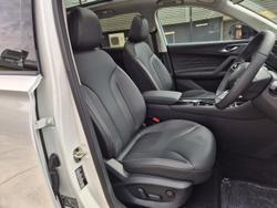 2025 MG HS Super Hybrid Essence