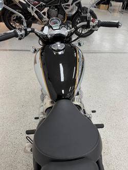 2025 Royal Enfield CLASSIC 650 Black