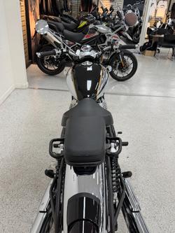 2025 Royal Enfield CLASSIC 650 Black