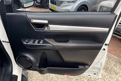 2022 Toyota Hilux SR5