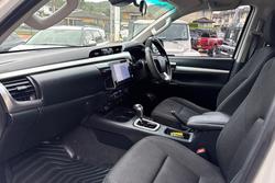 2022 Toyota Hilux SR5