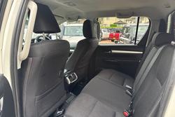 2022 Toyota Hilux SR5