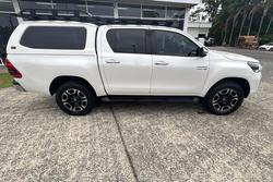 2022 Toyota Hilux SR5