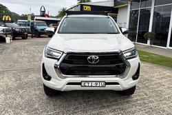 2022 Toyota Hilux SR5