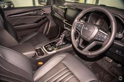 2025 Isuzu MU-X LS-T