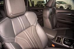 2025 Isuzu MU-X LS-T