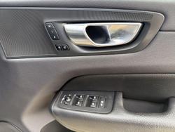 2021 Volvo XC60 T5 Momentum