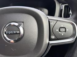 2021 Volvo XC60 T5 Momentum