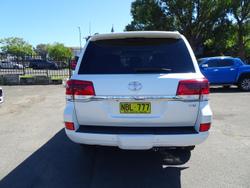 2017 Toyota Landcruiser VX VDJ200R 4X4 Dual Range Glacier White