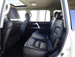 2017 Toyota Landcruiser VX VDJ200R 4X4 Dual Range Glacier White