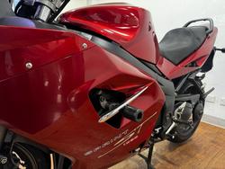 Triumph 2006 TRIUMPH 1050CC SPRINT ST RED