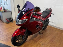 Triumph 2006 TRIUMPH 1050CC SPRINT ST RED