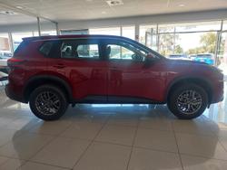 2025 Nissan X-TRAIL ST