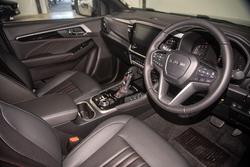 2025 Isuzu MU-X X-TERRAIN