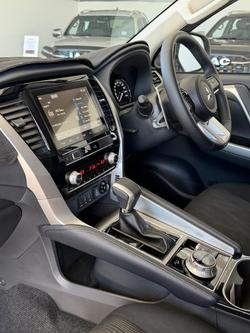 2024 Mitsubishi Pajero Sport GLS