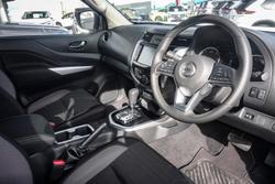 2025 Nissan Navara ST-X