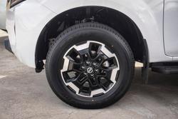 2025 Nissan Navara ST-X