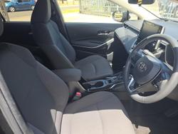 2020 Toyota Corolla Touring Hybrid S ZWE211W Black