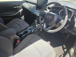 2020 Toyota Corolla Touring Hybrid S ZWE211W Black