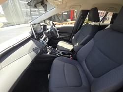 2020 Toyota Corolla Touring Hybrid S ZWE211W Black