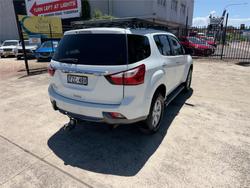 2015 ISUZU MU-X LS-U (4x2)