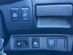 2016 Nissan Navara ST