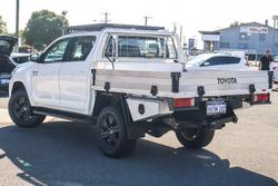 2022 Toyota Hilux SR