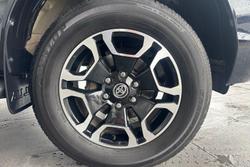 2023 Toyota Hilux SR5