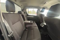 2023 Toyota Hilux SR5