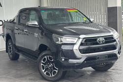 2023 Toyota Hilux SR5