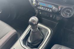 2023 Toyota Hilux SR5