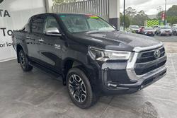 2023 Toyota Hilux SR5