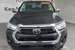 2023 Toyota Hilux SR5