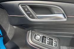 2023 MG HS Essence X