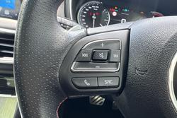 2023 MG HS Essence X