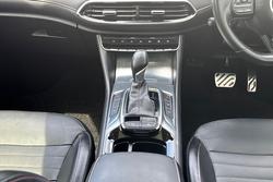 2023 MG HS Essence X