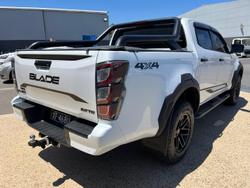 2025 Isuzu D-MAX BLADE