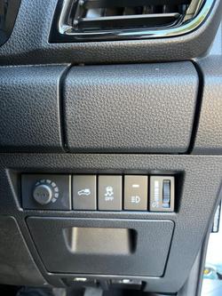 2025 Isuzu D-MAX BLADE