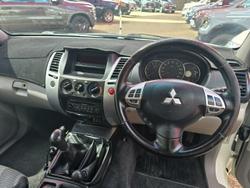 2013 Mitsubishi Challenger