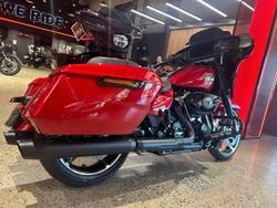 2025 Harley-Davidson Street Glide 117 (FLHX) Touring Red
