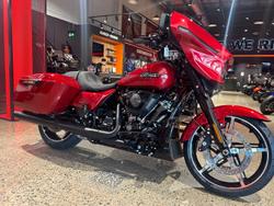 2025 Harley-Davidson Street Glide 117 (FLHX) Touring Red