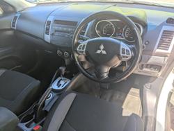 2010 Mitsubishi Outlander LS ZH MY10 4X4 On Demand White