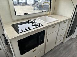 2026 JB Caravans Gator X 17'10 Rd