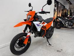 2025 Ktm 390 SMC R White
