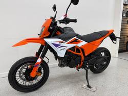 2025 Ktm 390 SMC R White