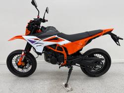 2025 Ktm 390 SMC R White